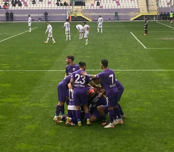 11 MAÇTA 12 PUN TOPLADI