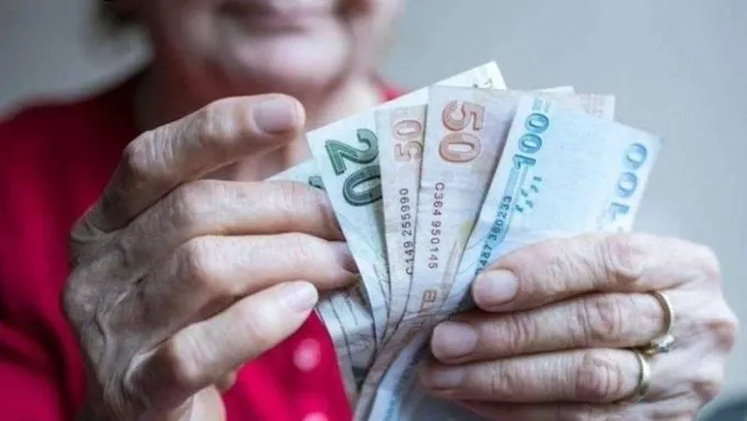 EMEKLİYE EK ZAM MI GELİYOR 