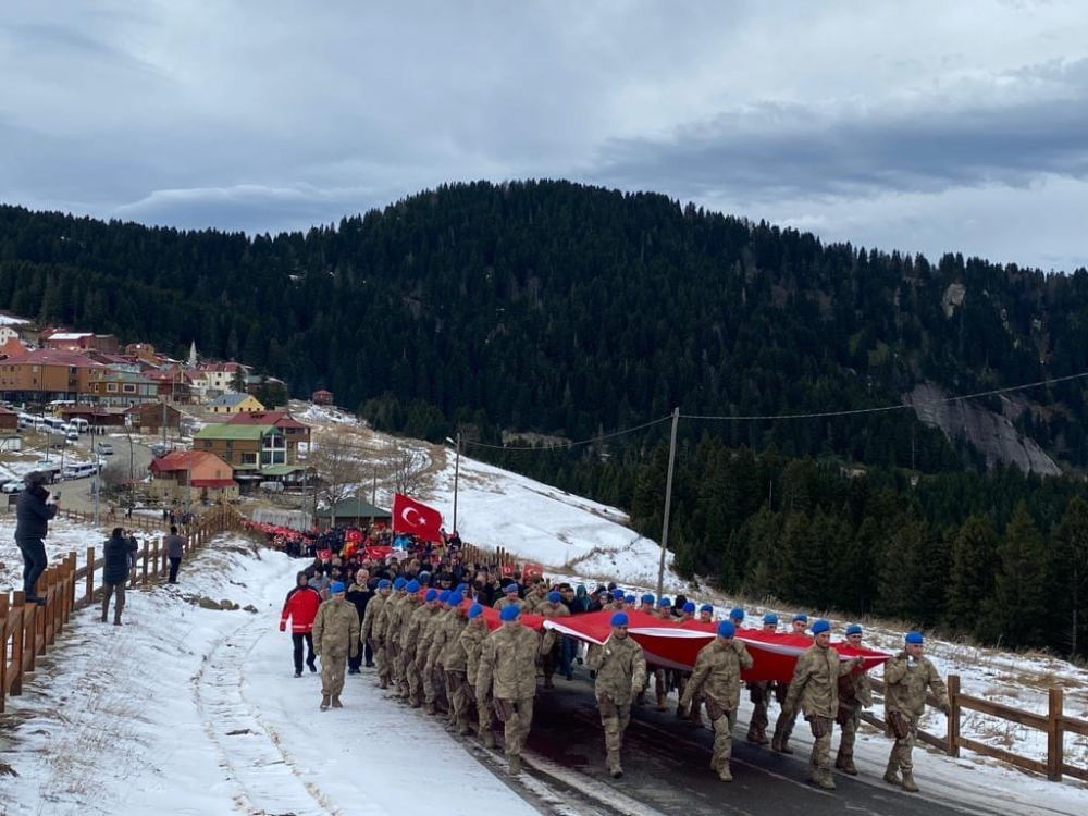 200 METRE BAYRAK AÇILDI! 