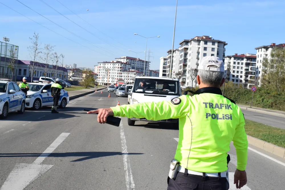 46 ARAÇ TRAFİKTEN MEN EDİLDİ! 64 SÜRÜCÜNÜN EHLİYETİ ALINDI! 