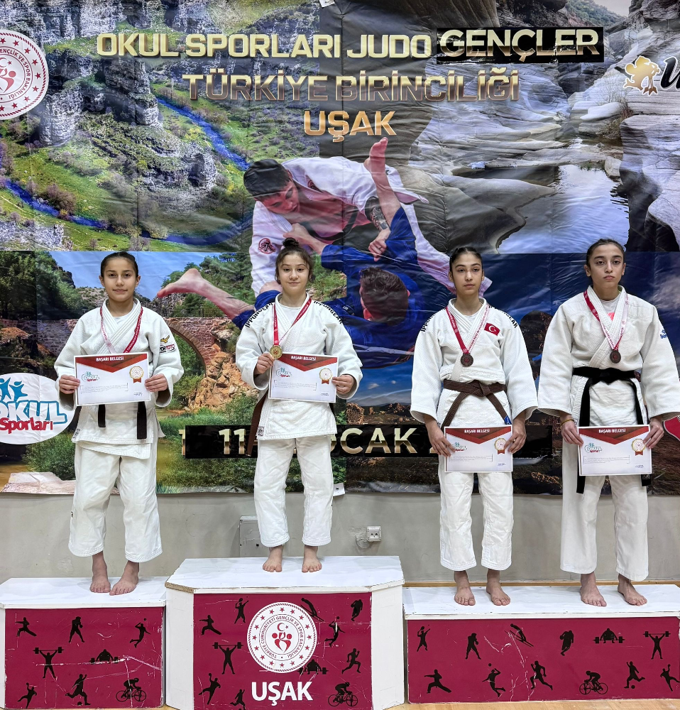 15 YAŞINDA 46 BİRİNCİLİK ÖDÜLÜ ALDI! 